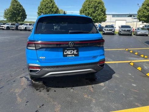 New 2026 Volkswagen Taos SE AWD/4WD image 4