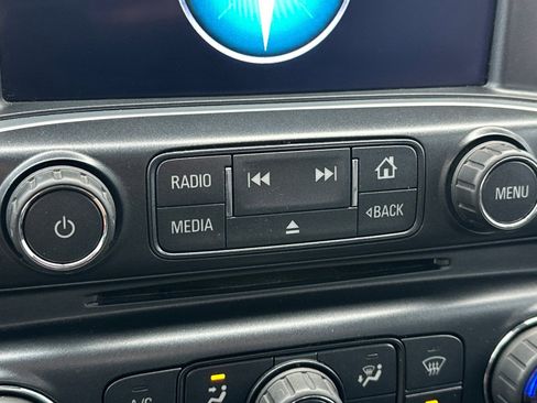 Used 2018 GMC Sierra 2500 SLT image 30