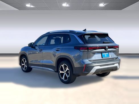 New 2026 Volkswagen Tiguan SE image 3