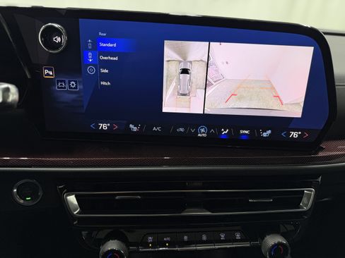 Used 2025 Chevrolet Traverse Z71 w/ Driver Confidence Package image 21