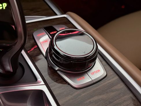 Used 2019 BMW 750i xDrive 750i xDrive w/ Executive Package image 40