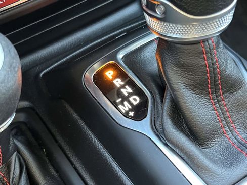 Used 2022 Jeep Gladiator Rubicon w/ Cold Weather Group image 13