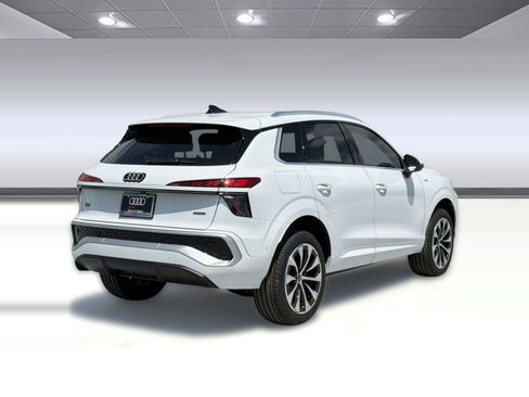 New 2026 Audi Q3 quattro 2.0T image 9