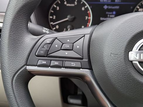 Used 2025 Nissan Altima 2.5 SV FWD image 25