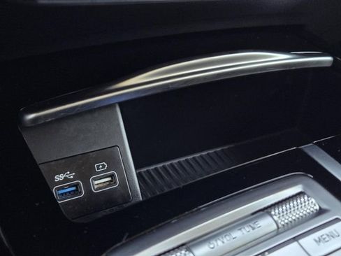 Used 2023 Genesis G80 2.5T image 22