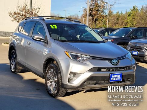 Used 2017 Toyota RAV4 XLE image 16
