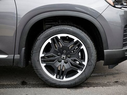 New 2026 Honda Pilot Touring image 15