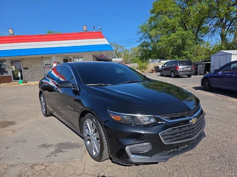 Used 2017 Chevrolet Malibu Premier w/ Premier Sun and Wheel Package FWD image 5