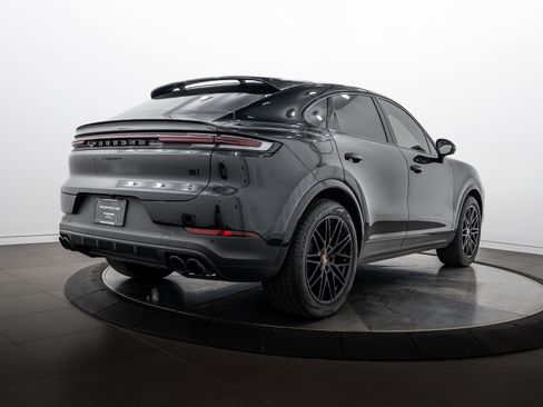 Certified 2025 Porsche Cayenne Coupe AWD/4WD image 7
