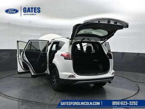 Used 2018 Toyota RAV4 SE AWD/4WD image 56