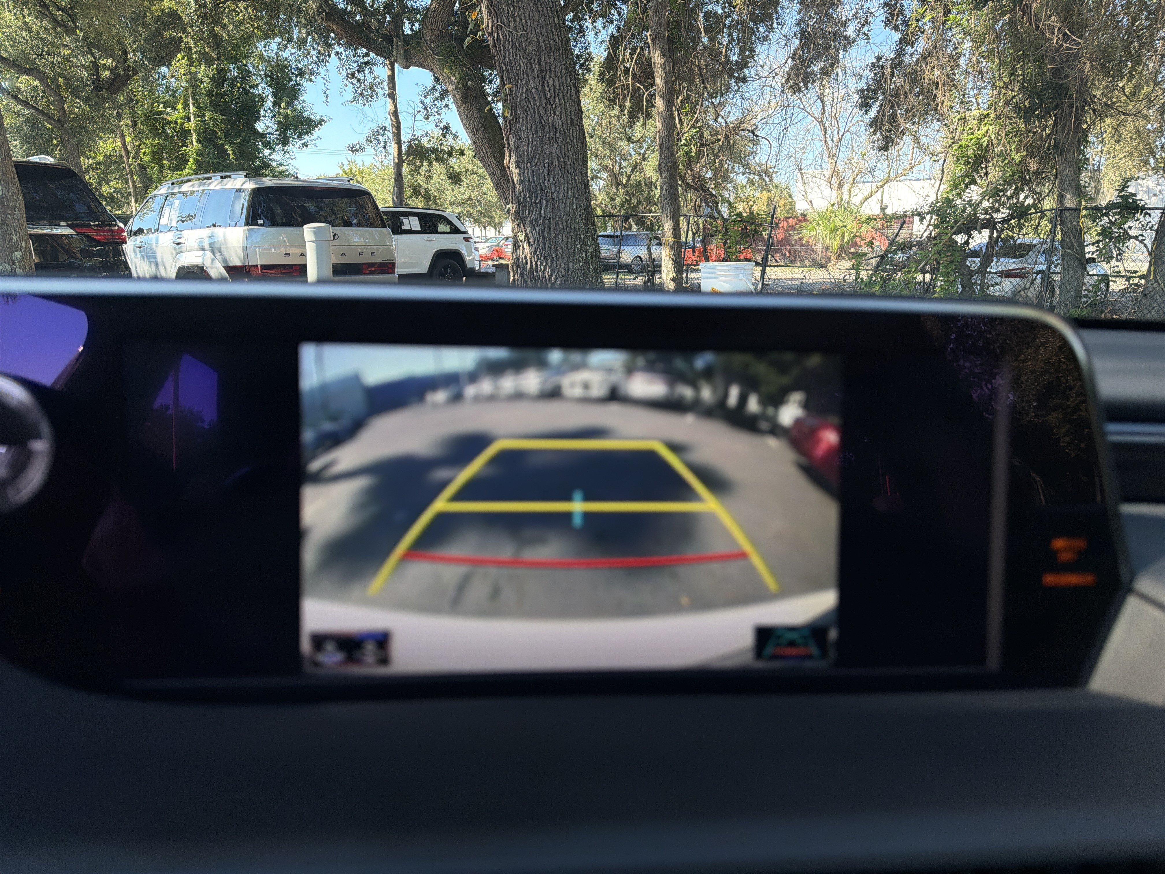 Used 2021 Lexus ES 300h w/ Accessory Package FWD image 26