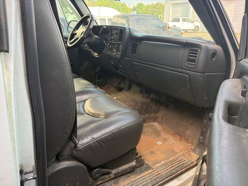 Used 2003 Chevrolet Silverado 2500 2WD Regular Cab image 5