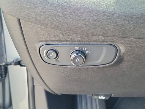 Certified 2023 Chevrolet Equinox LS w/ Driver Confidence II Package image 18