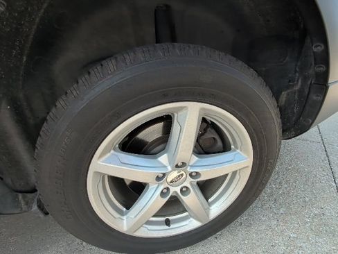Used 2017 Ford Explorer XLT AWD/4WD image 17