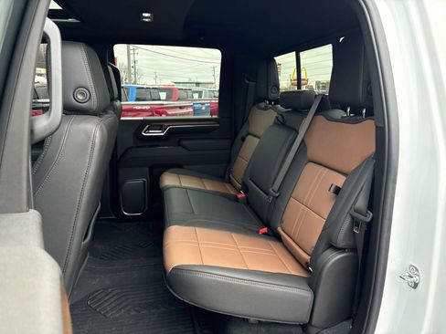 Used 2025 Chevrolet Silverado 2500 High Country w/ Technology Package image 10