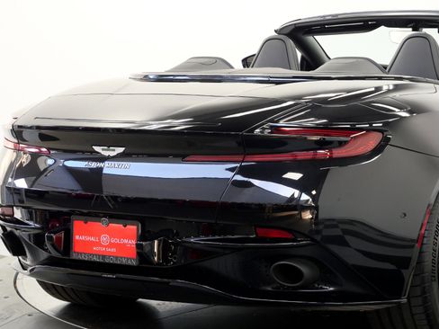 Used 2020 Aston Martin DB11 Volante image 42