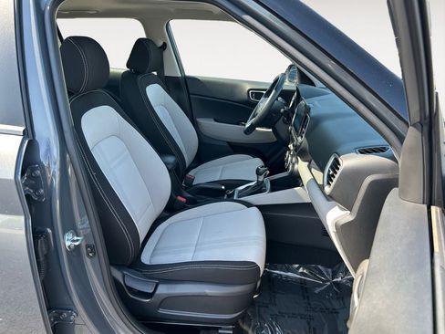 Certified 2025 Hyundai Venue SEL FWD image 24