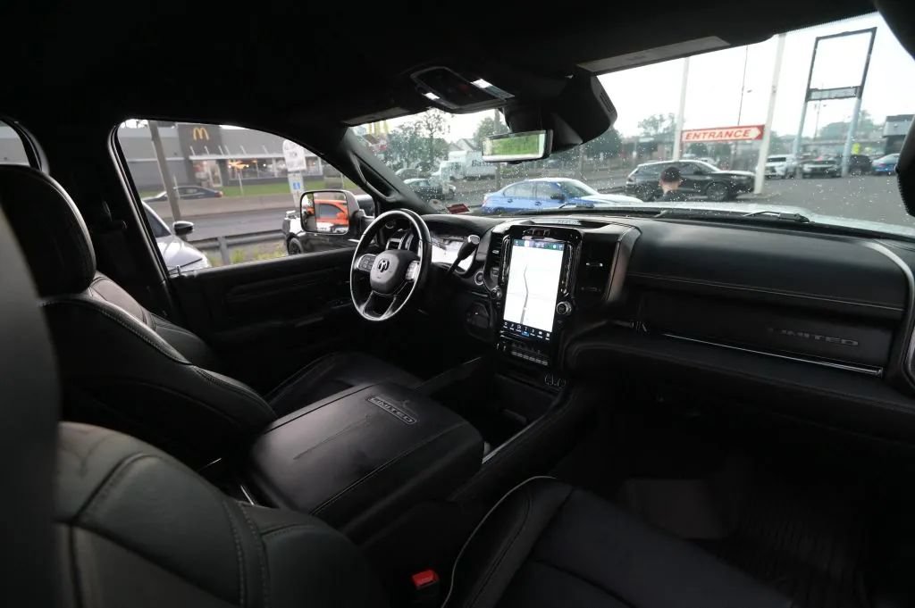 Used 2022 RAM 3500 Limited AWD/4WD image 57