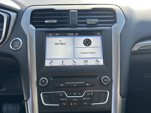 Used 2018 Ford Fusion SE w/ Fusion SE Technology Package image 24