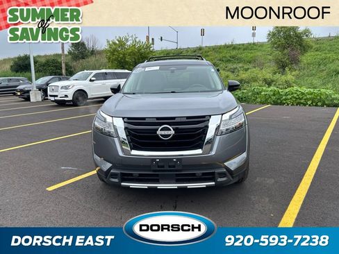 Used 2024 Nissan Pathfinder Platinum AWD/4WD image 3
