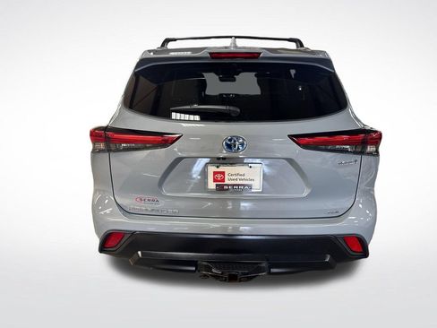 Used 2022 Toyota Highlander Bronze Edition AWD/4WD image 4