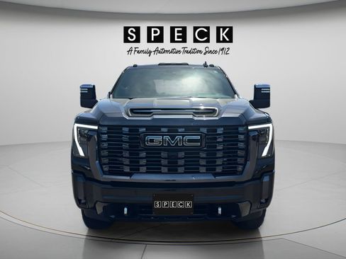 Used 2024 GMC Sierra 3500 Denali Ultimate AWD/4WD image 9