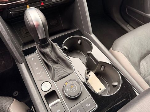 Used 2021 Volkswagen Atlas SEL Premium image 24