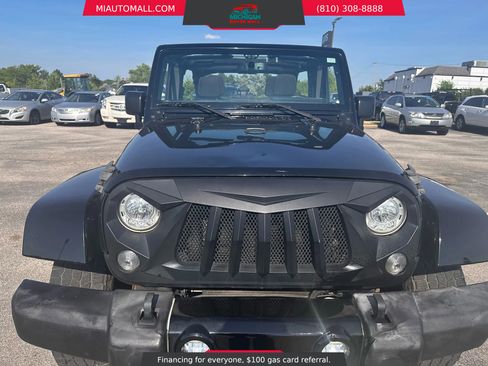 Used 2017 Jeep Wrangler Unlimited Sahara image 34