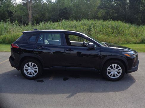 Used 2026 Toyota Corolla Cross L AWD/4WD image 4
