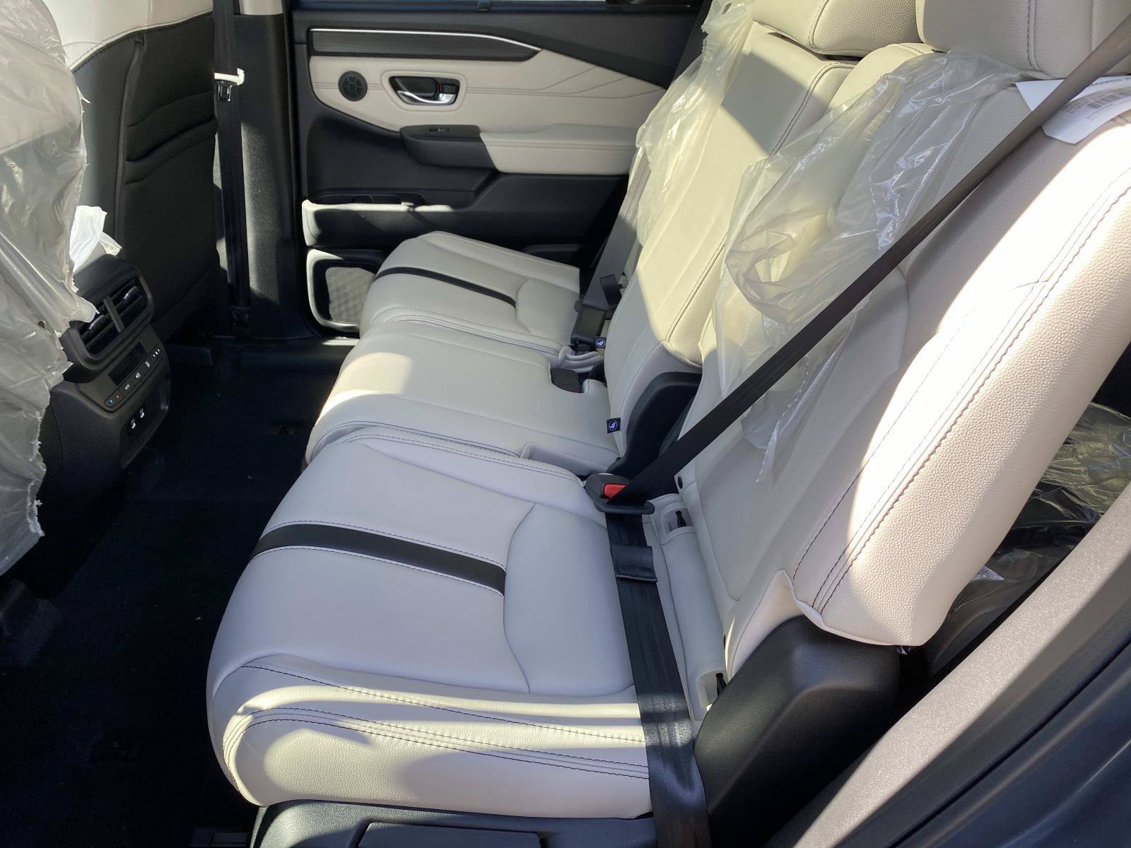 New 2026 Honda Pilot Touring image 7