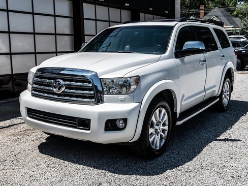 Used 2014 Toyota Sequoia Platinum AWD/4WD image 3