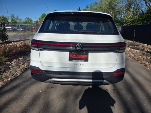 New 2026 Volkswagen Taos S FWD image 4