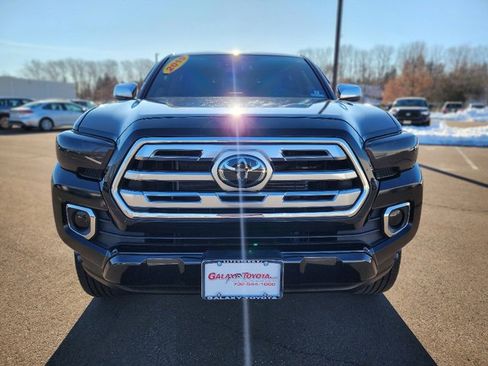 Used 2019 Toyota Tacoma Limited image 2