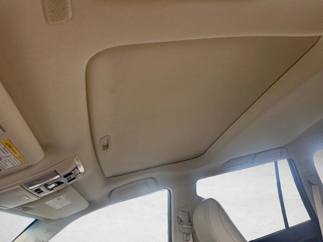 Used 2022 Lexus GX 460 Premium w/ Accessory Package AWD/4WD image 14