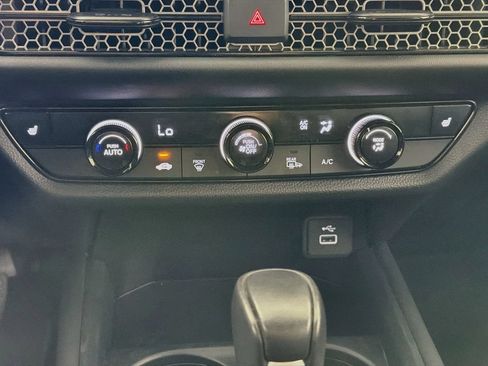 Used 2025 Honda HR-V Sport image 17