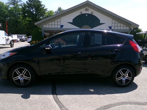 Used 2015 Ford Fiesta SE FWD image 9