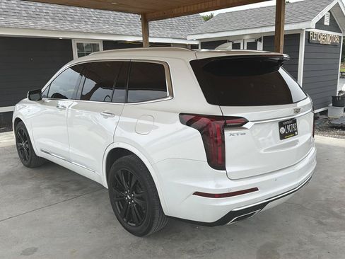 Used 2021 Cadillac XT6 Premium Luxury FWD image 4