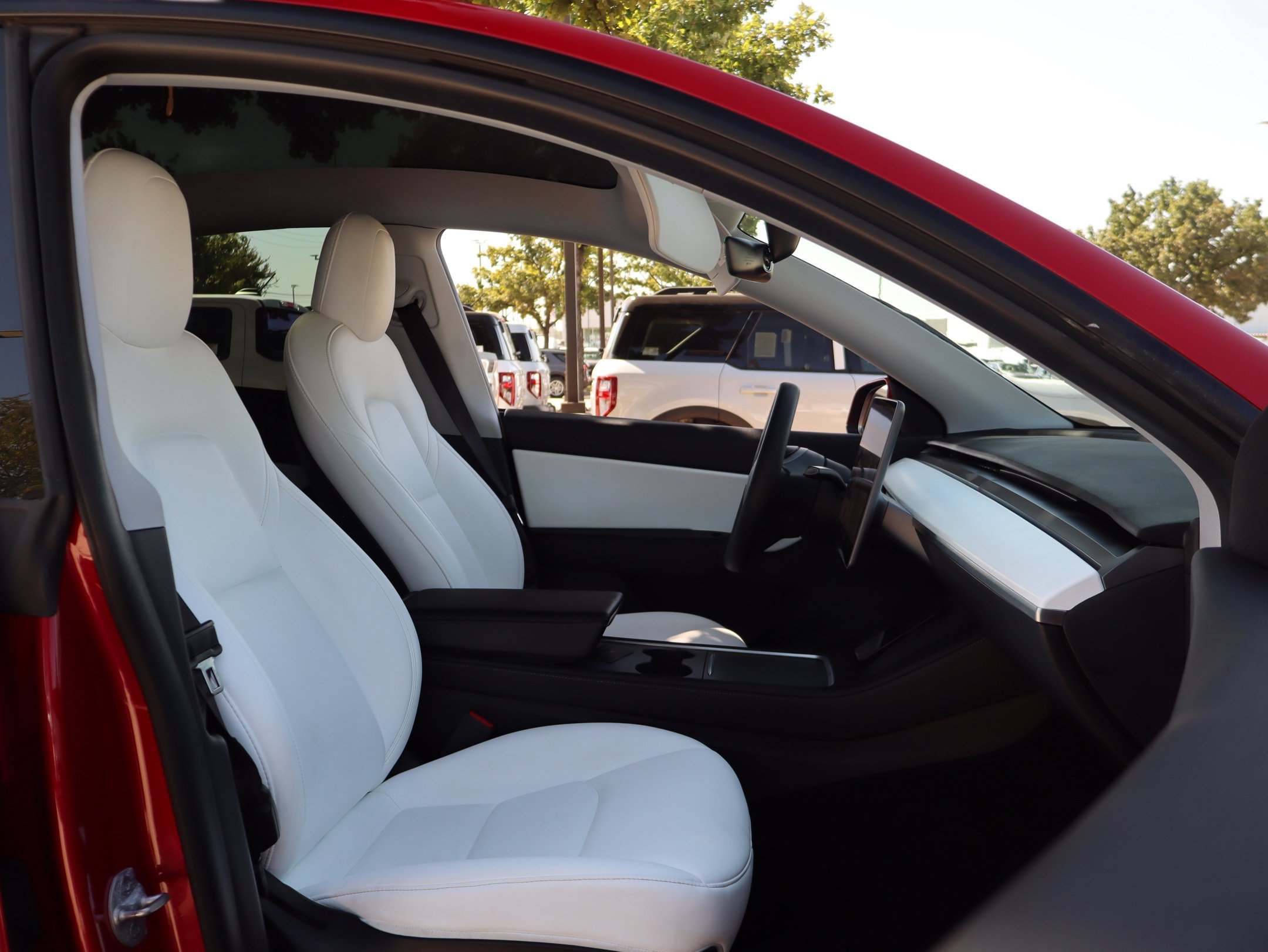 Used 2021 Tesla Model Y Long Range AWD/4WD image 29