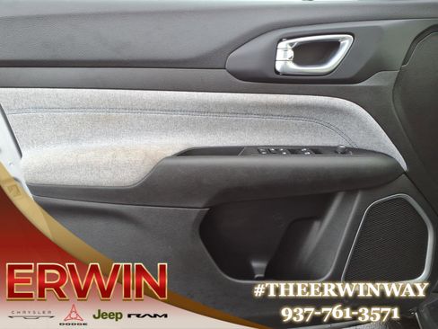 Certified 2024 Jeep Compass Latitude w/ Altitude Special Edition image 11