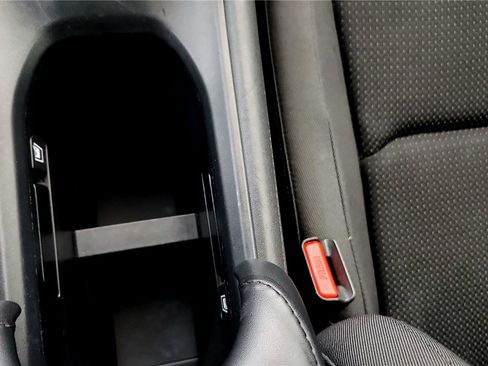 Used 2019 Honda HR-V Sport image 33