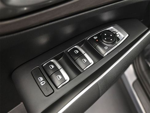 Used 2024 Kia Sorento X-Line EX image 4