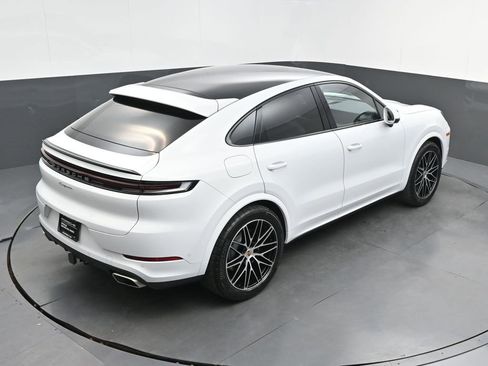 Certified 2025 Porsche Cayenne Coupe AWD/4WD image 31