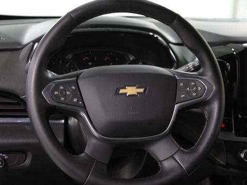 Used 2023 Chevrolet Traverse LT image 7