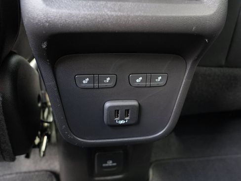Used 2024 Chevrolet Equinox Premier AWD/4WD image 28