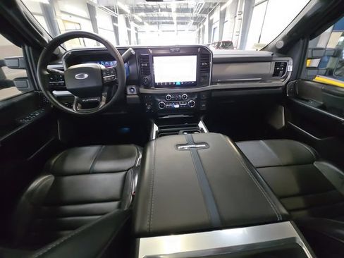 Certified 2025 Ford F350 Platinum w/ Tremor Off-Road Package AWD/4WD image 21