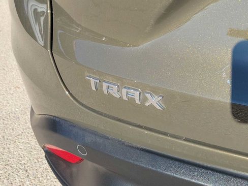 Used 2024 Chevrolet Trax LS w/ LS Convenience Package image 7