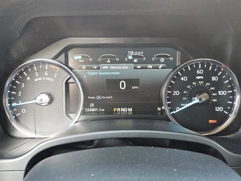 Used 2018 Ford Expedition Max Platinum AWD/4WD image 32