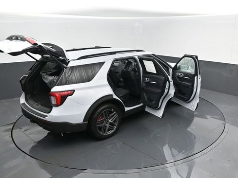 New 2026 Ford Explorer ST-Line w/ ST-Line Street Pack image 30
