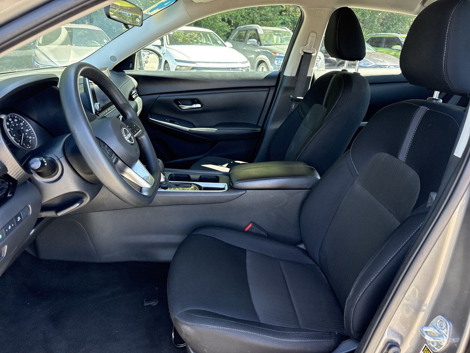 Used 2024 Nissan Sentra SV FWD image 11