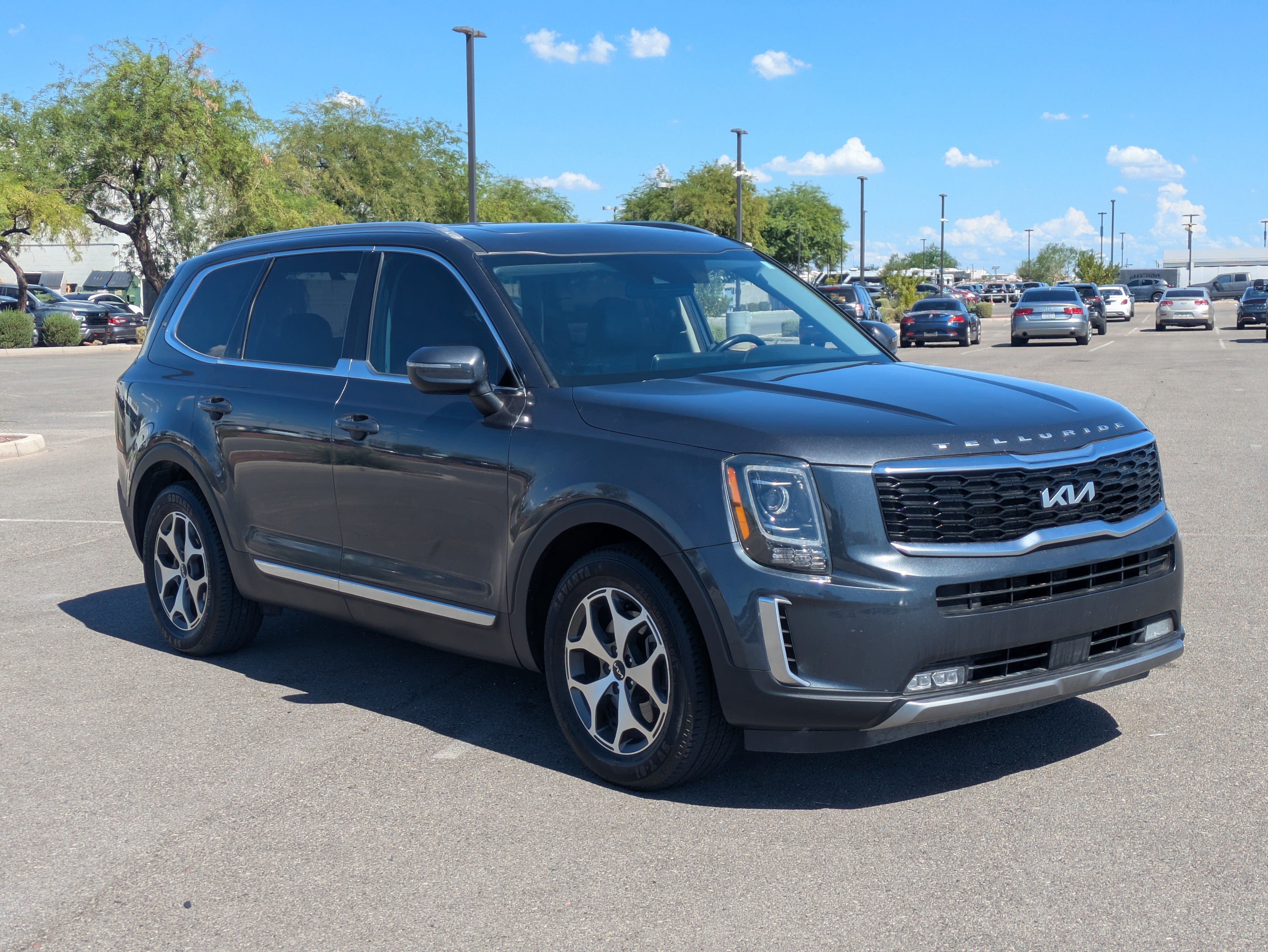 Used 2022 Kia Telluride EX w/ Towing Package FWD image 7
